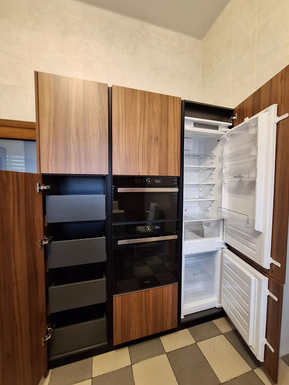 Продам 3 будинки на ділянці  10 соток