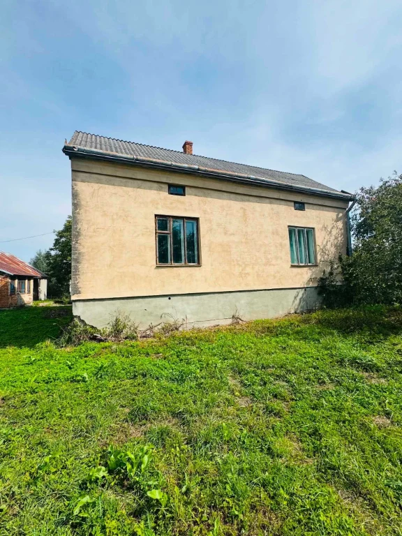 Продається просторий будинок під ремонт площею 142,5 м² у м.