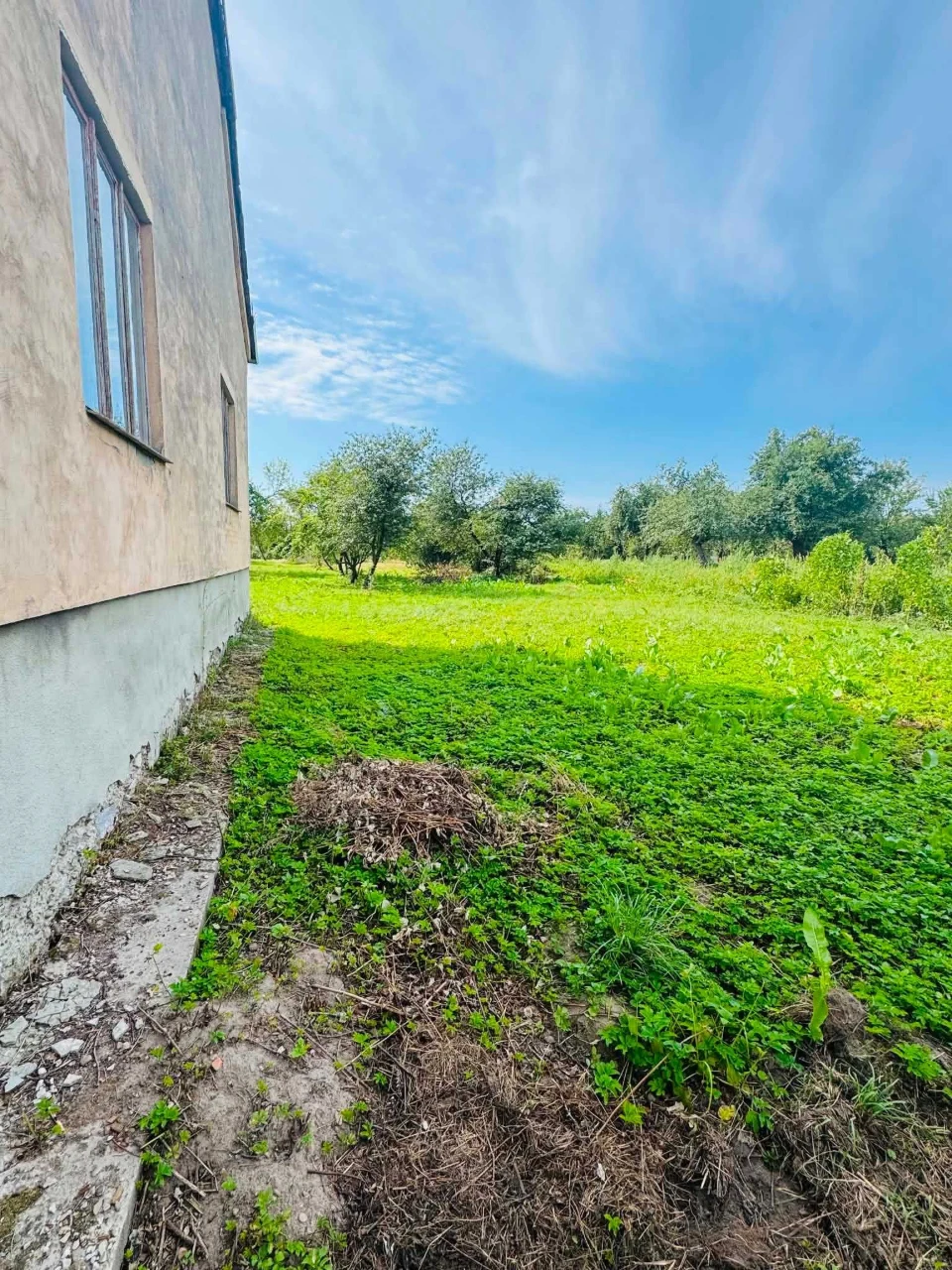 Продається просторий будинок під ремонт площею 142,5 м² у м.
