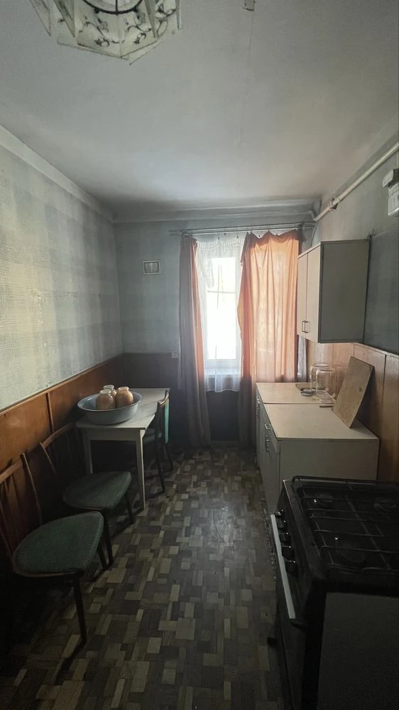 Продаж дворівневої квартири у м. Комарно