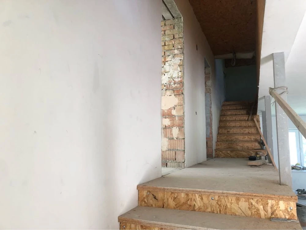 Продається будинок(незавершене будівництво)