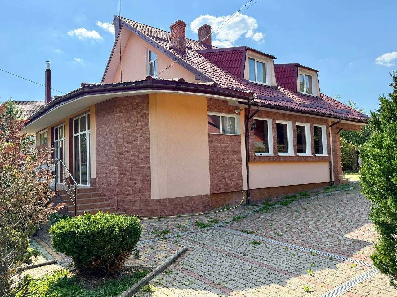 Продаж просторого 2-поверхового будинку біля м.Трускавець (м