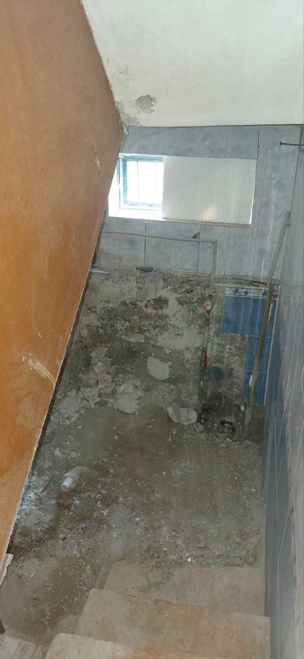 Дво-/одноповерховий будинок із ділянкою