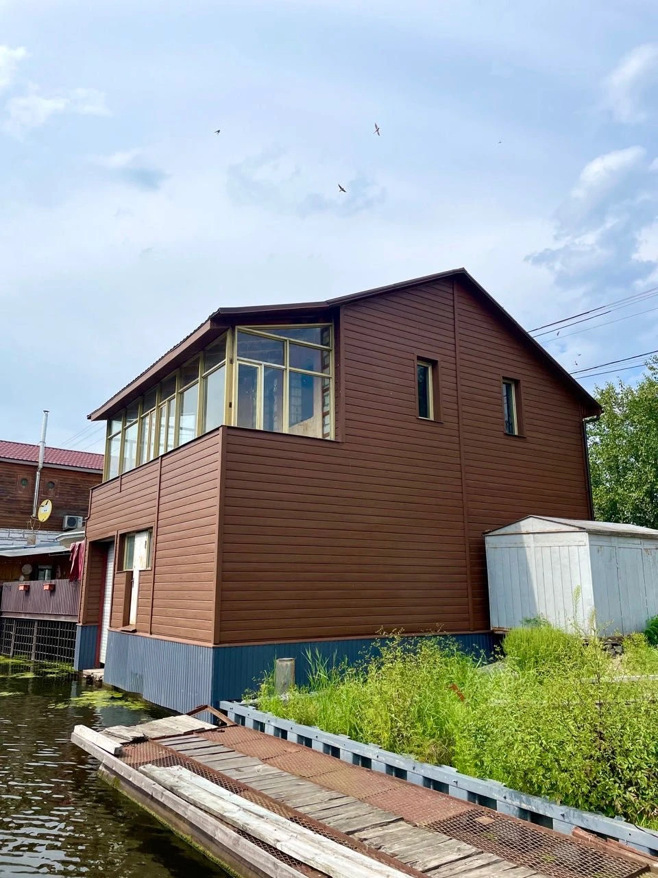 Будинок Українка, вихід на воду, човнова станція, Плюти, Коз