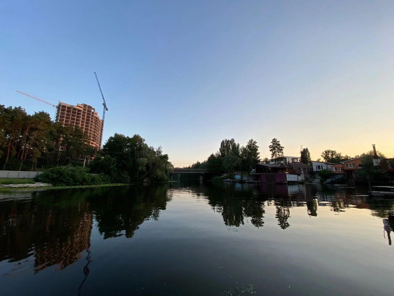 Будинок Українка, вихід на воду, човнова станція, Плюти, Коз