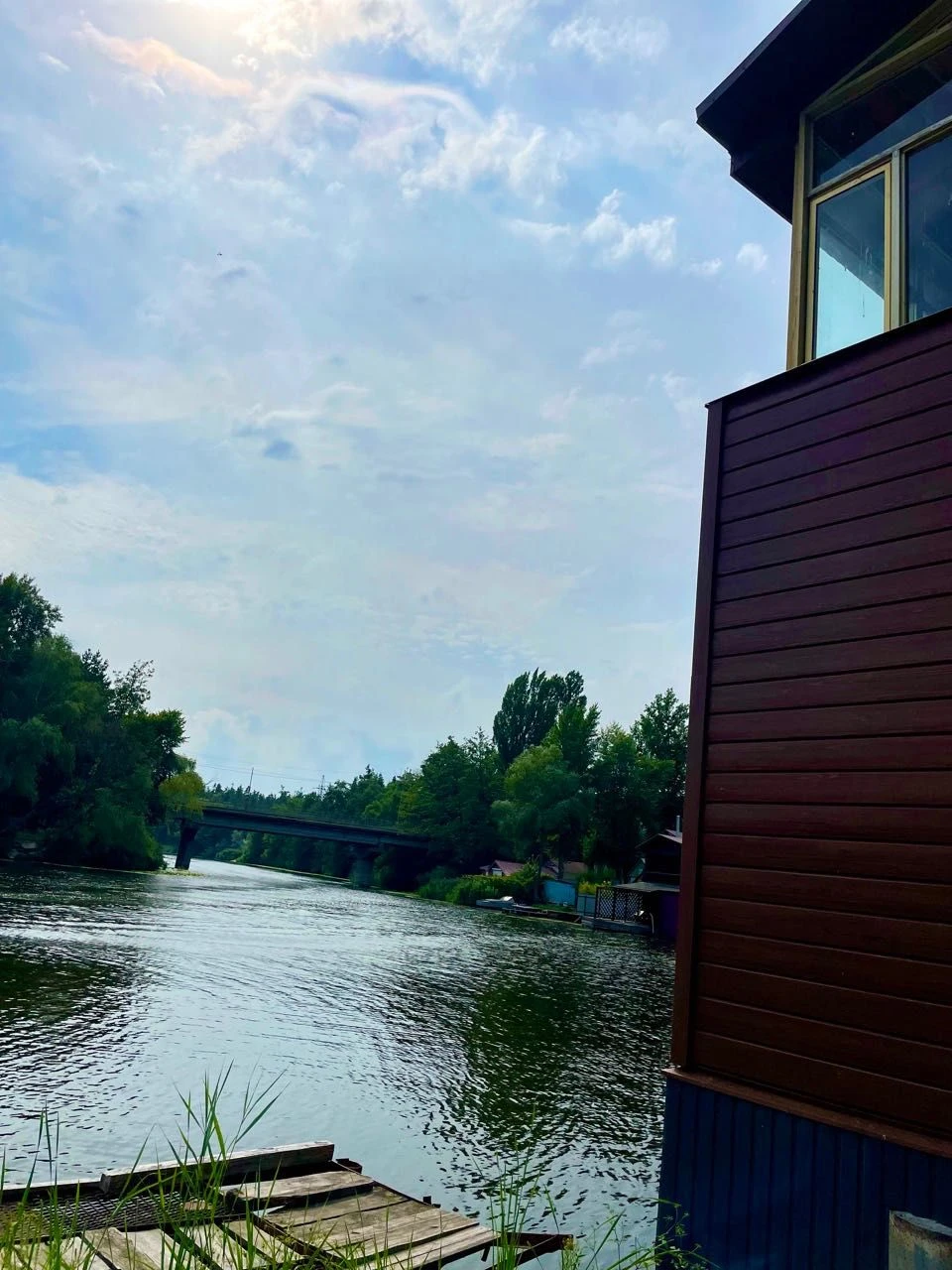 Будинок Українка, вихід на воду, човнова станція, Плюти, Коз
