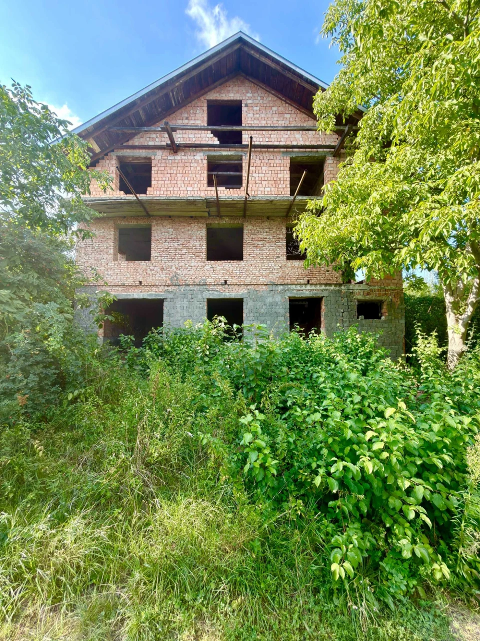 Продаж незавершеного будівництва м.Стебник