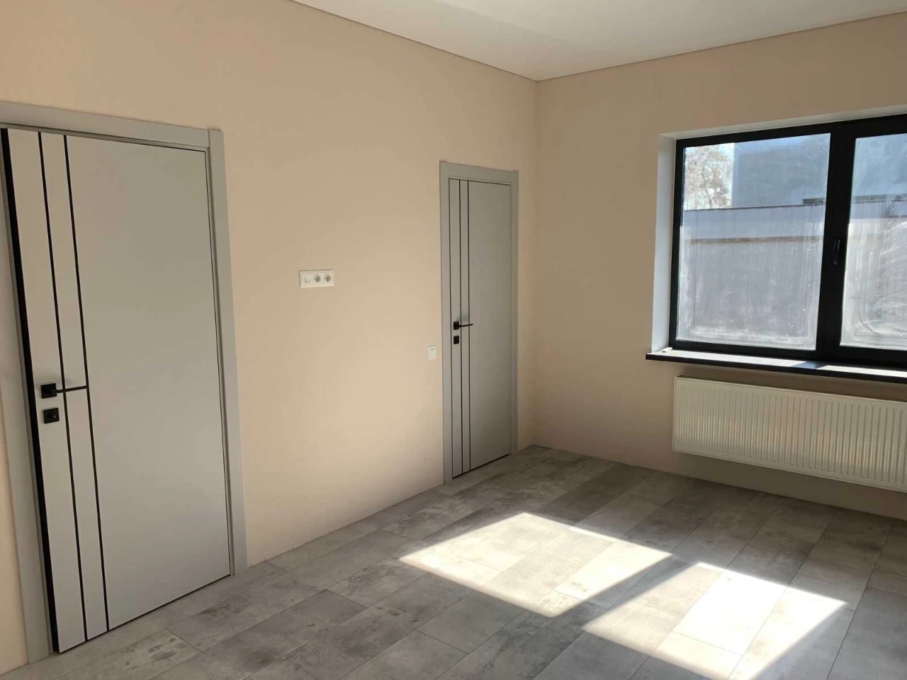 ЦІНУ ЗНИЖЕНО! ТЕРМІНОВИЙ ПРОДАЖ! Одноповерховий будинок в м.
