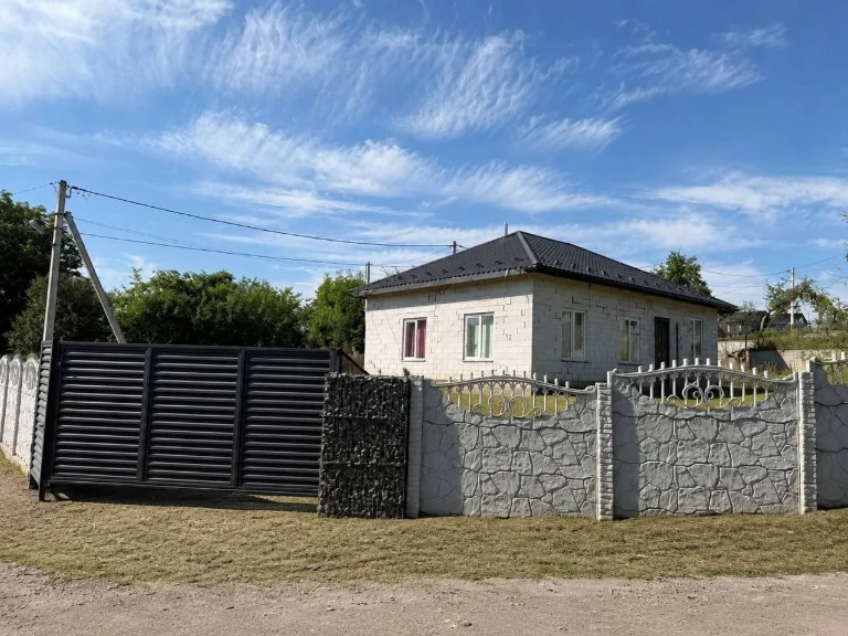 Продаж будинку в Стебнику