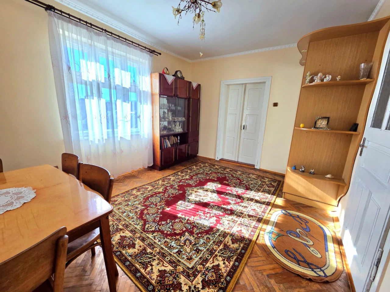 Продається цегляний будинок розташований неподалік м.Дрогоби