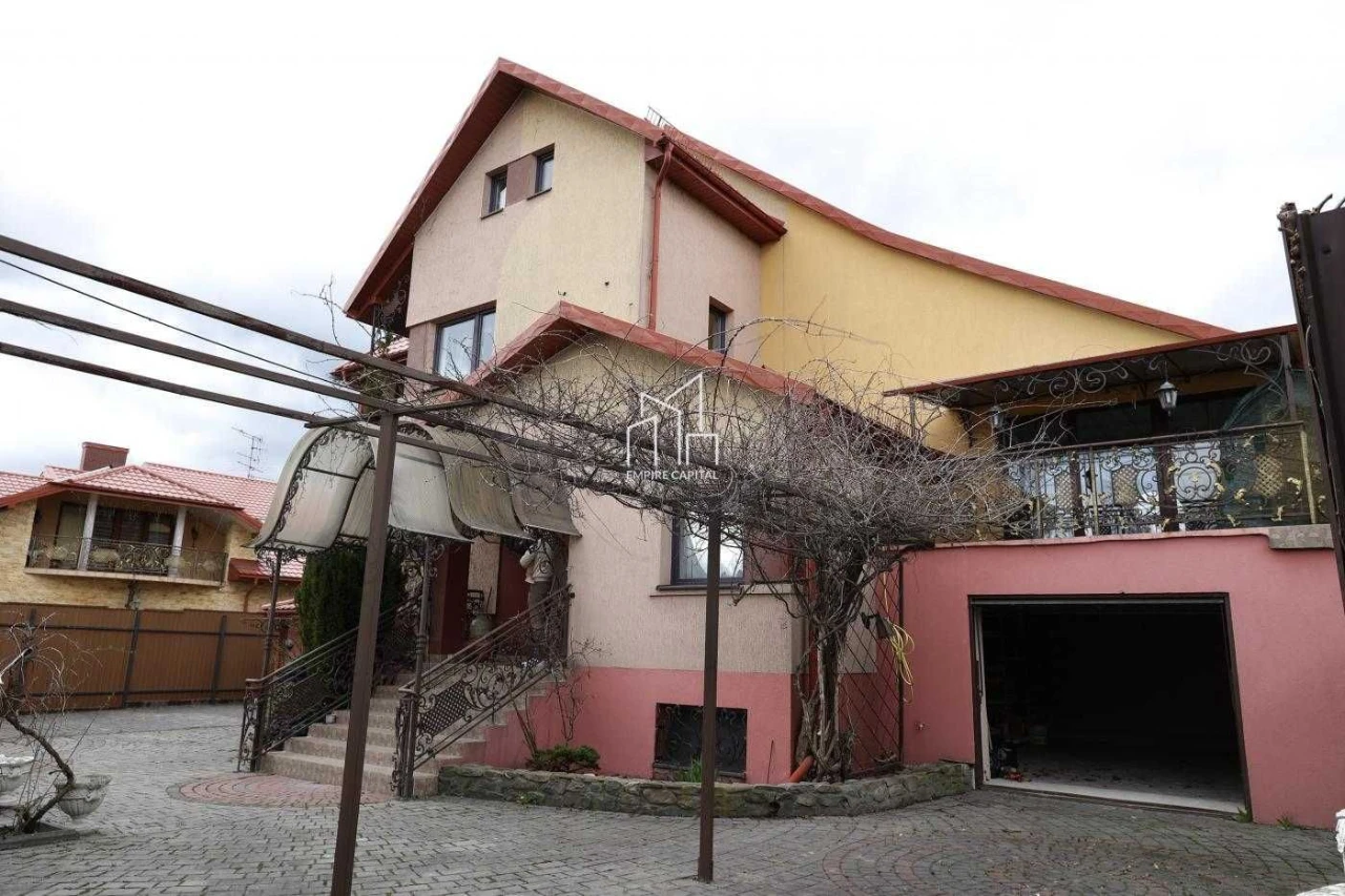 Продаж будинку у Рава-Руській  250 м² |генератор, 5 км до ко