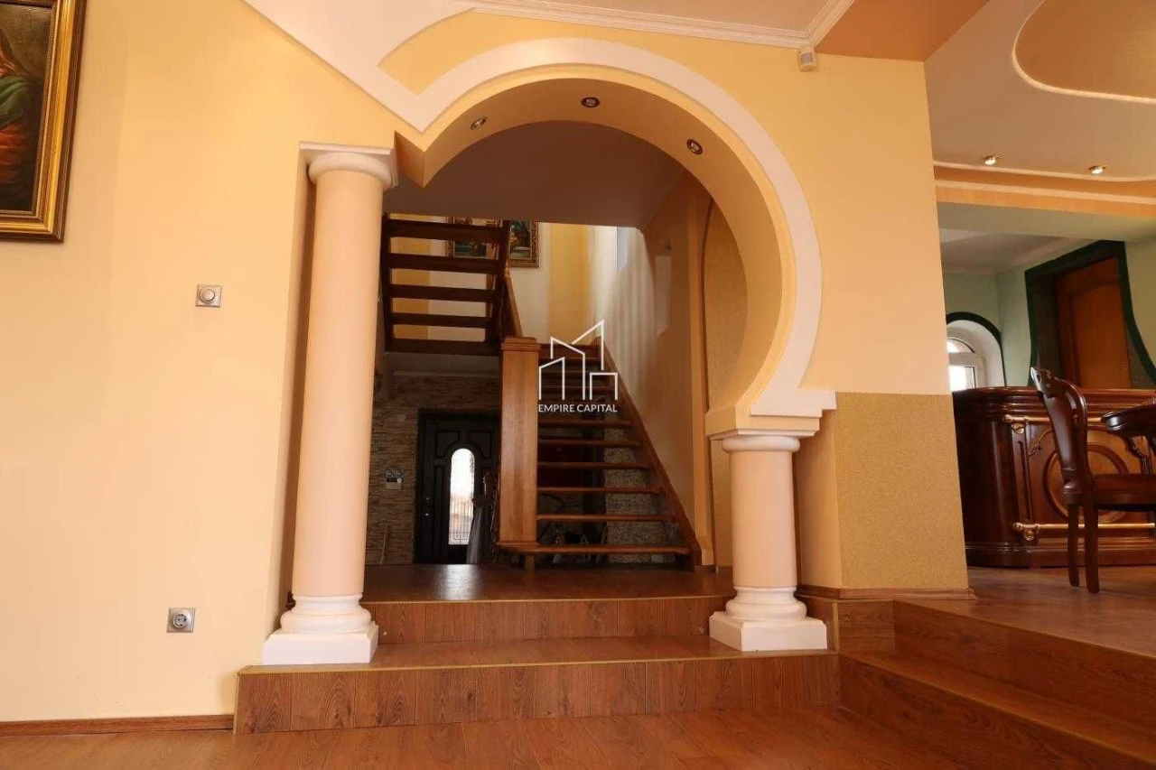 Продаж будинку у Рава-Руській  250 м² |генератор, 5 км до ко