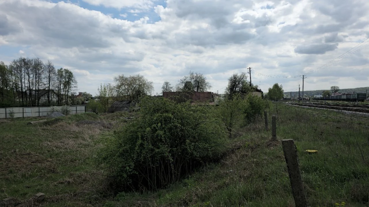 будинок з ділянкою 35 сотиків