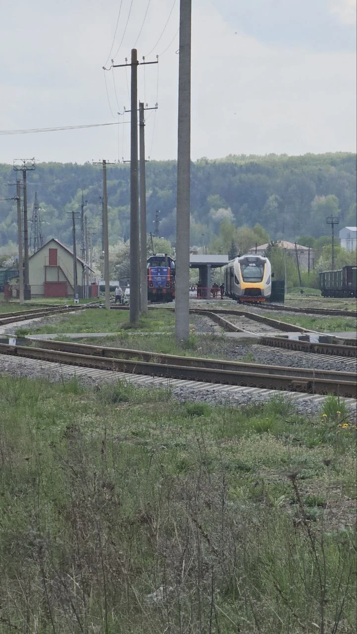 будинок з ділянкою 35 сотиків