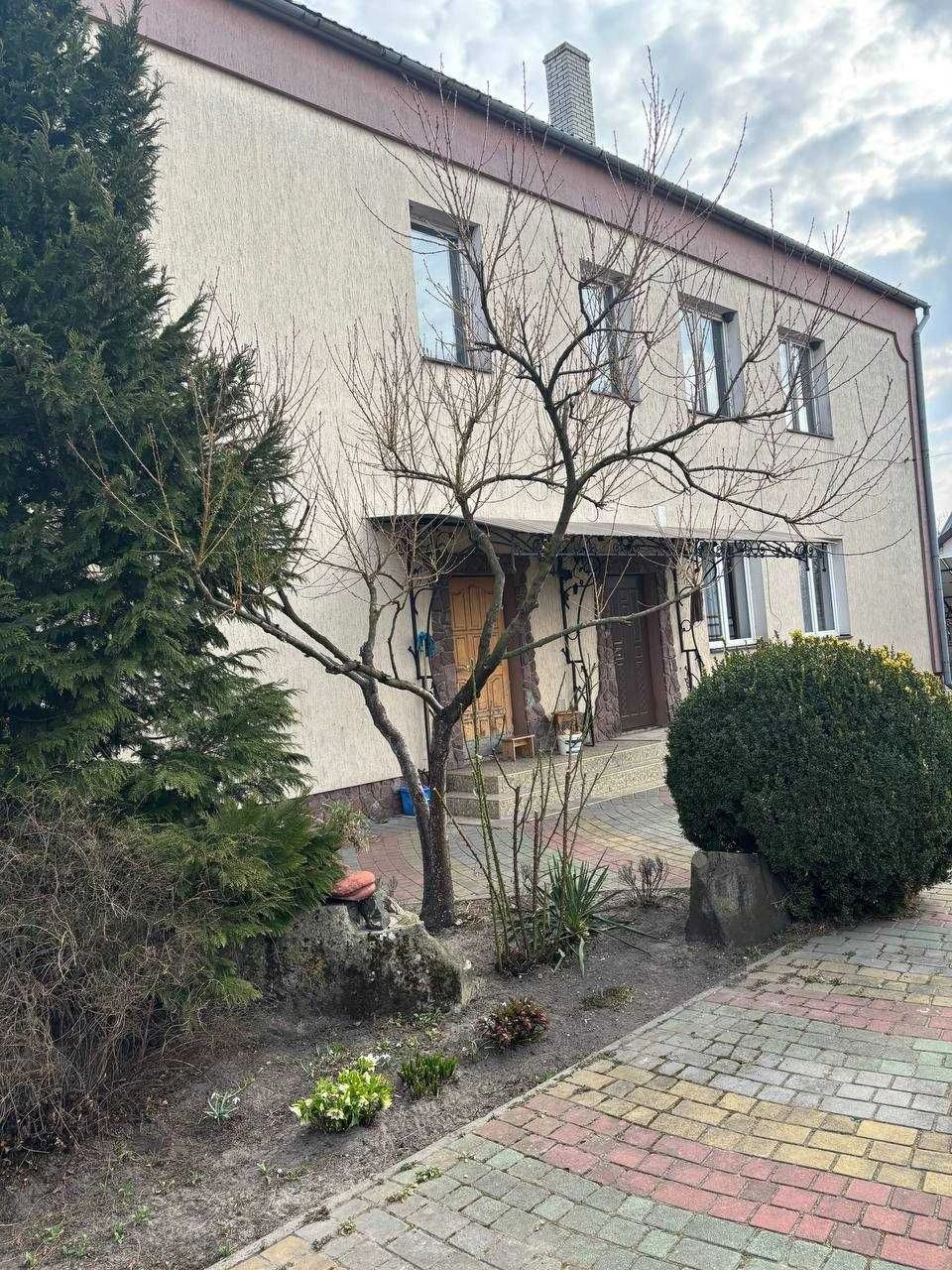 Продаж 2 поверху будинку Рава-Руська + 7 сот.землі