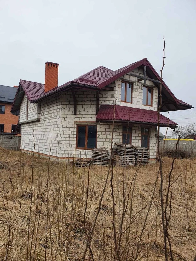 Продаж будинку з землею Рава-Руська