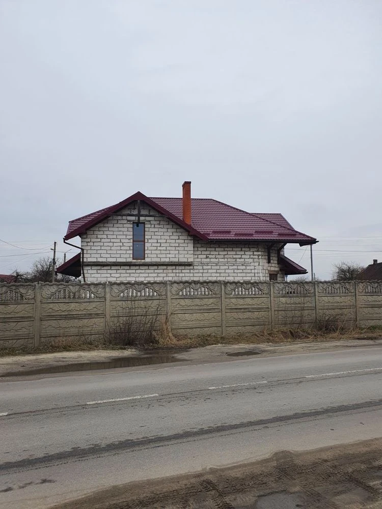 Продаж будинку з землею Рава-Руська