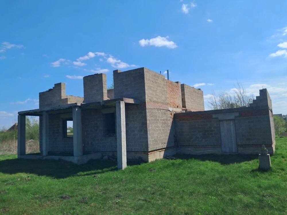 Продаж незавершеного будинку в м.Судова Вишня (81340)