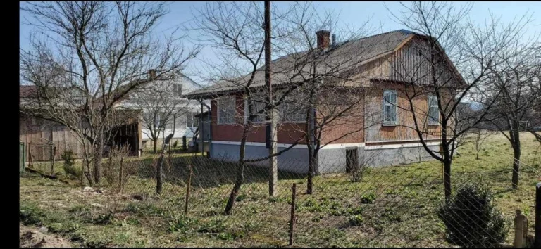 Затишний Будинок у Добромилі (Вул. Мазепи, 4)