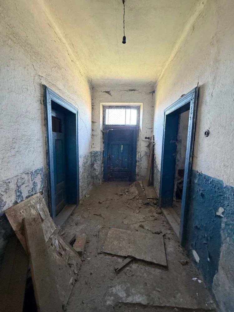 Будинок магазин м Хирів самбірський район.    х
