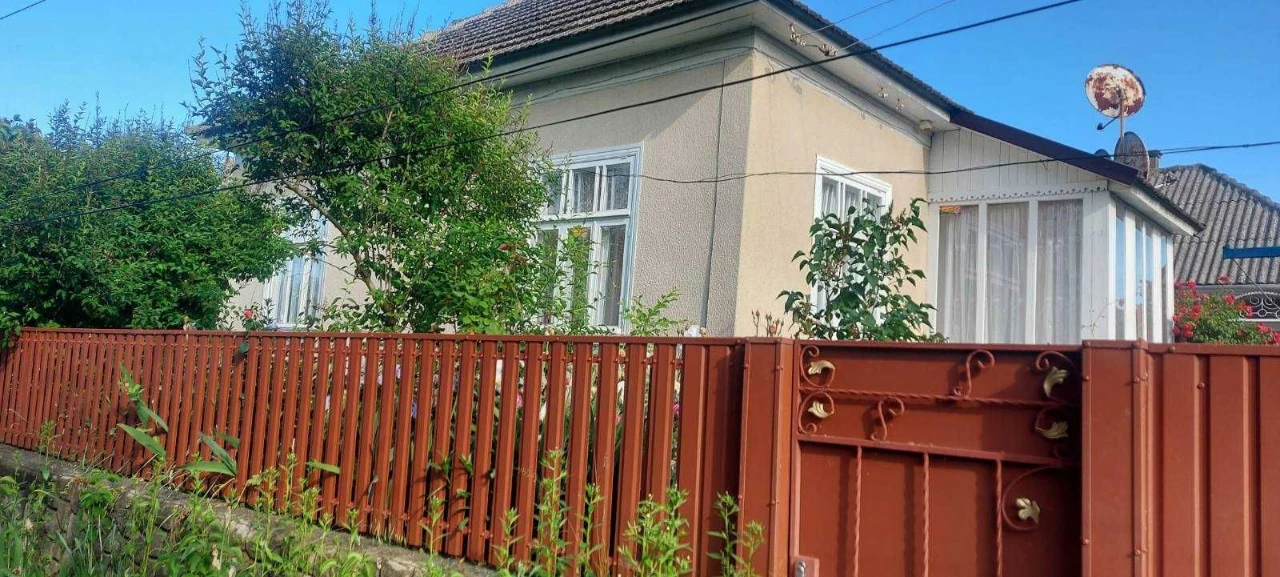 Добротных 2 дома на одном участке в г.ВИЛКОВО