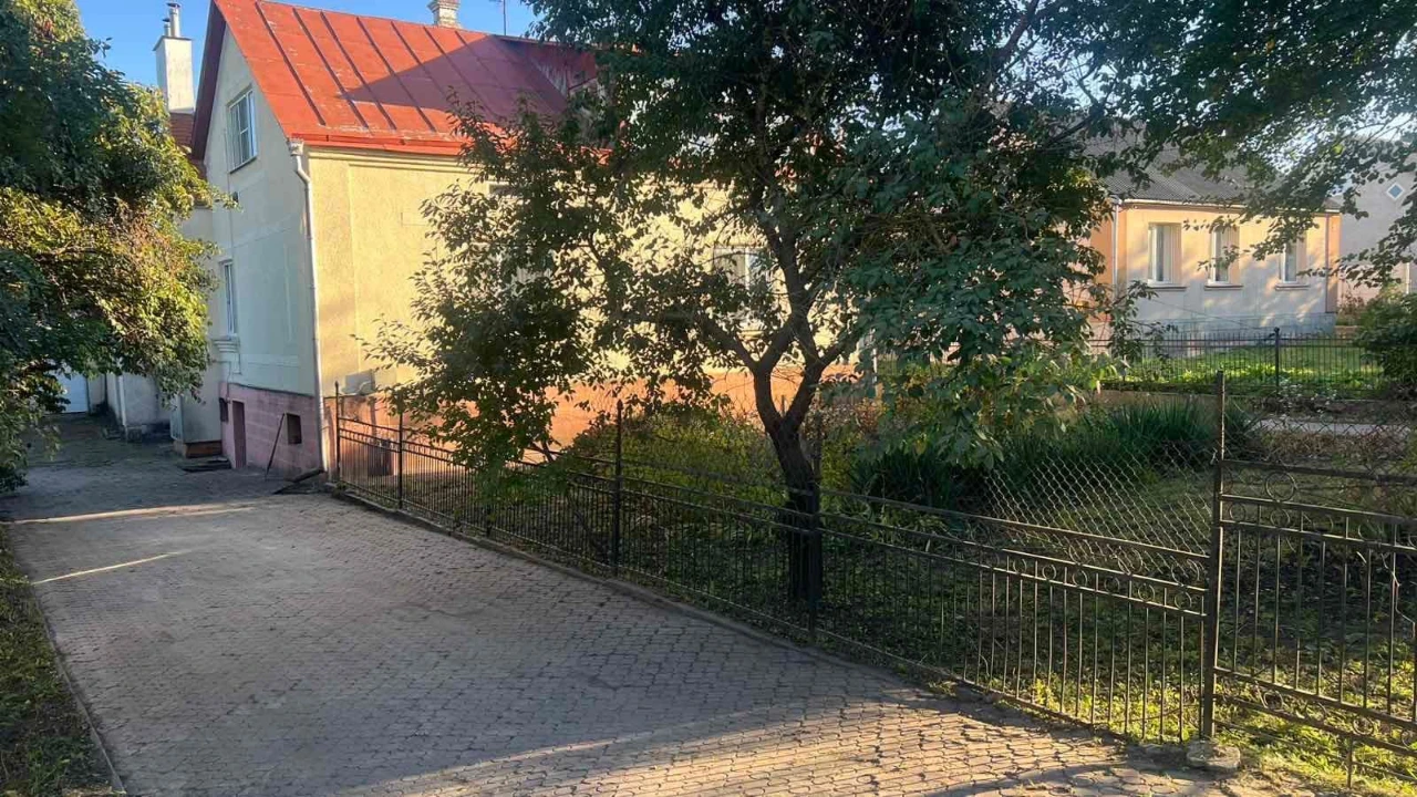 Продається будинок в Почаєві