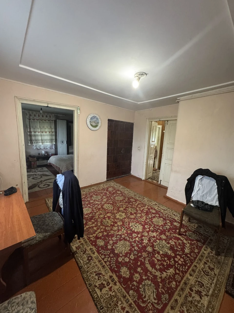 Продам будинок в м.Почаїв! 10 соток землі, гараж,сад та всі