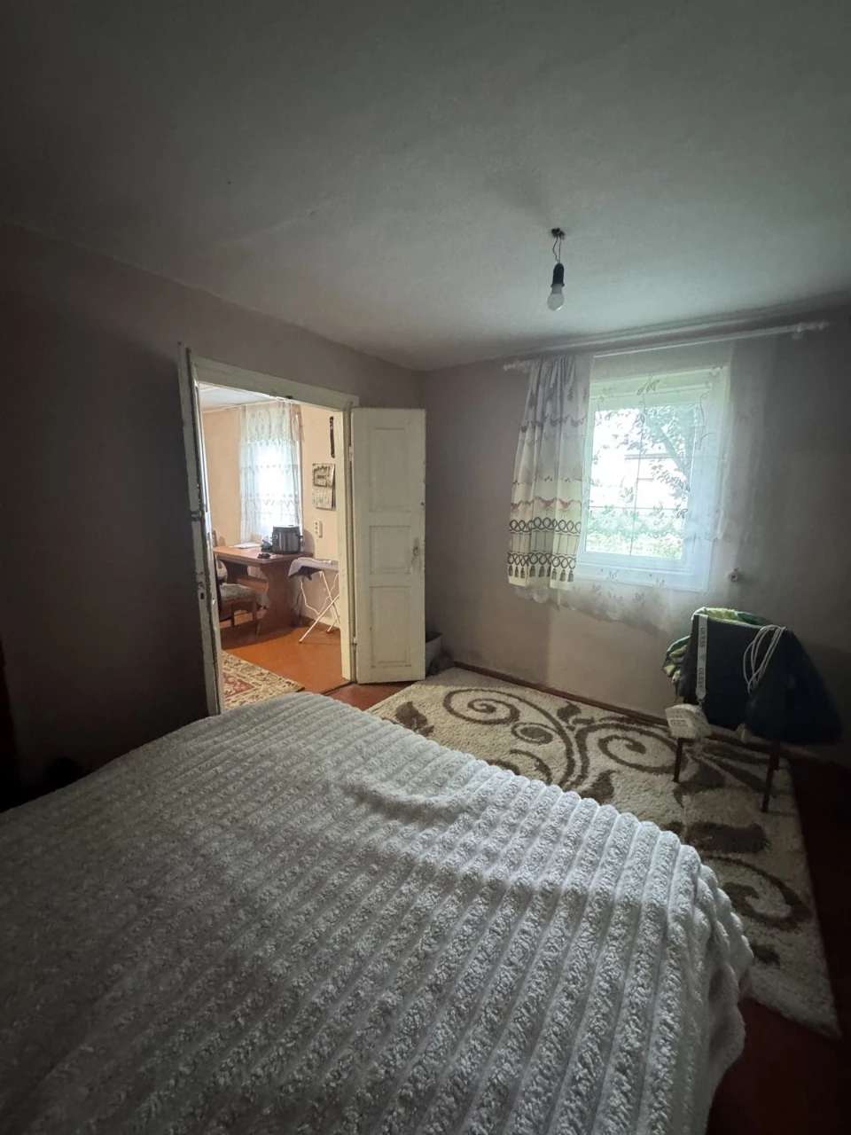 Продам будинок в м.Почаїв! 10 соток землі, гараж,сад та всі