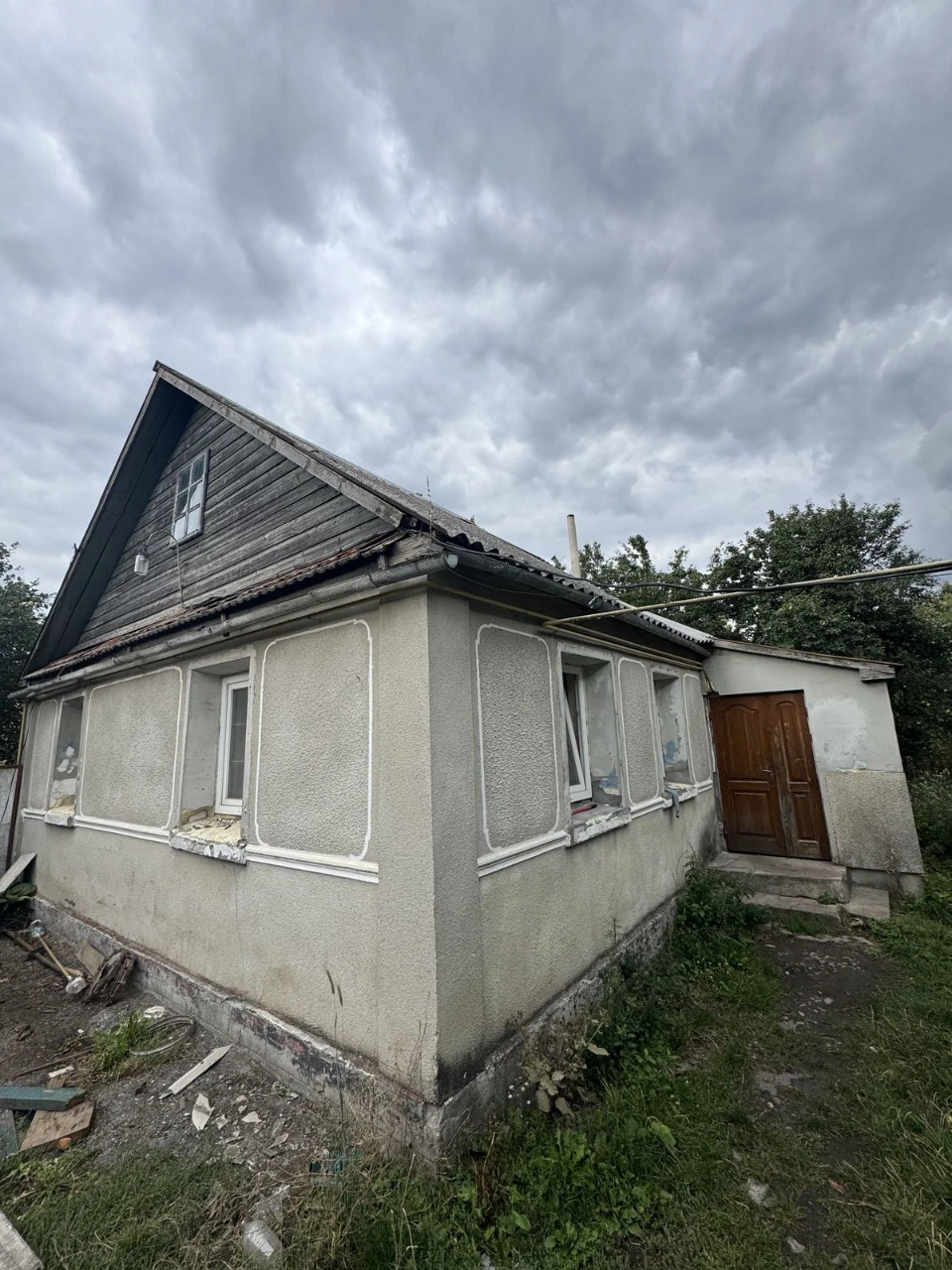 Продам будинок в м.Почаїв! 10 соток землі, гараж,сад та всі