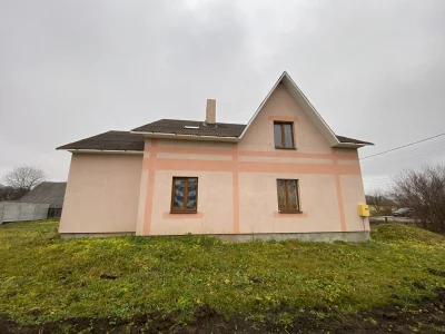 Продаж 2 поверхового будинку, Почаїв