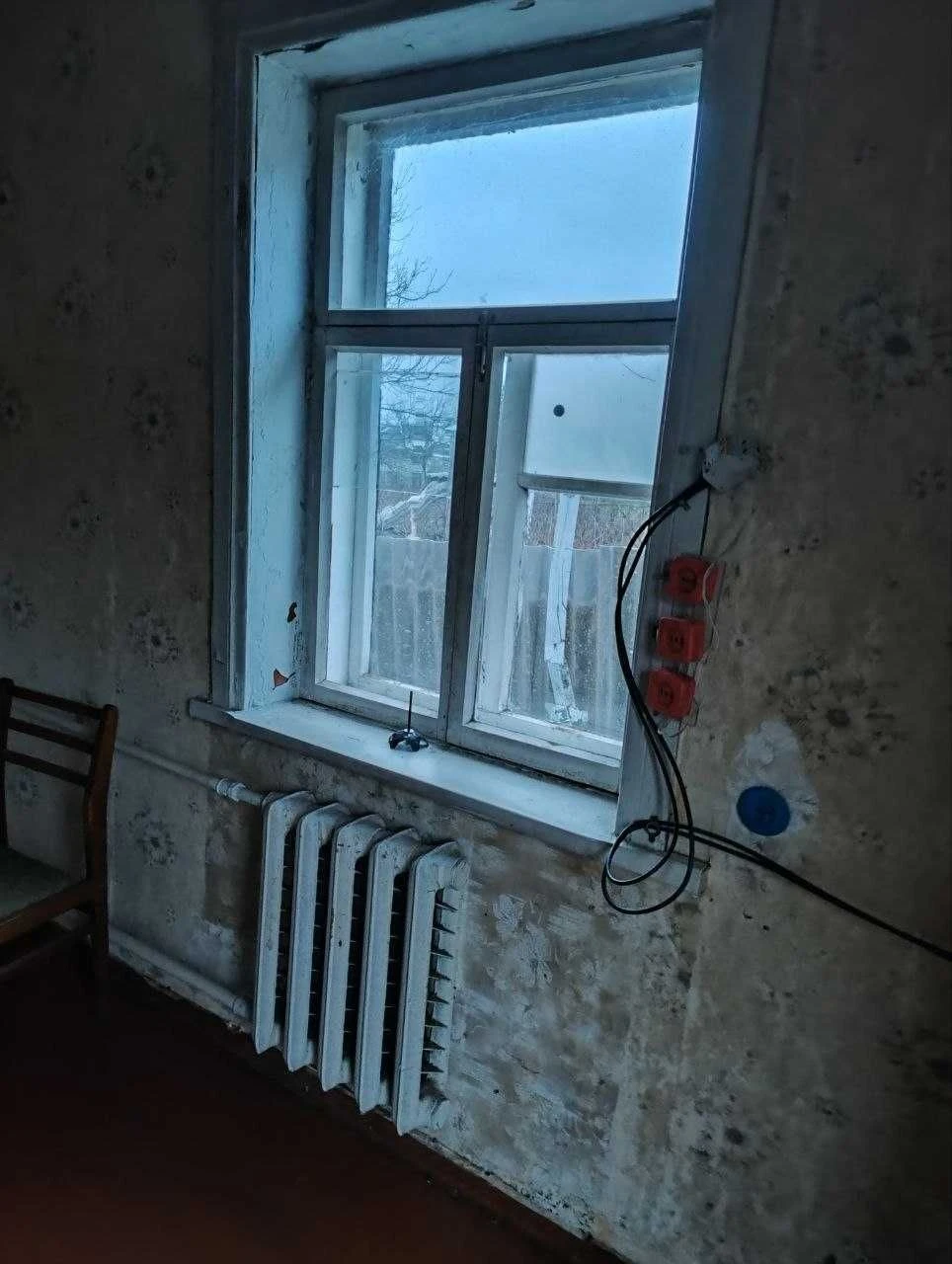 Продам пол дома 63м2 кирпичный в г.Мерефа. Под ремонт, без к