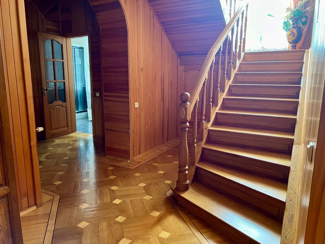 Продам дом 230 кв.м.  В центре г.Мерефа