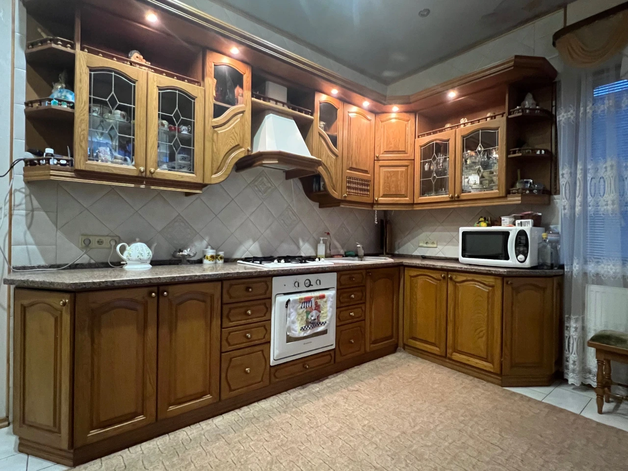 Продам дом 230 кв.м.  В центре г.Мерефа