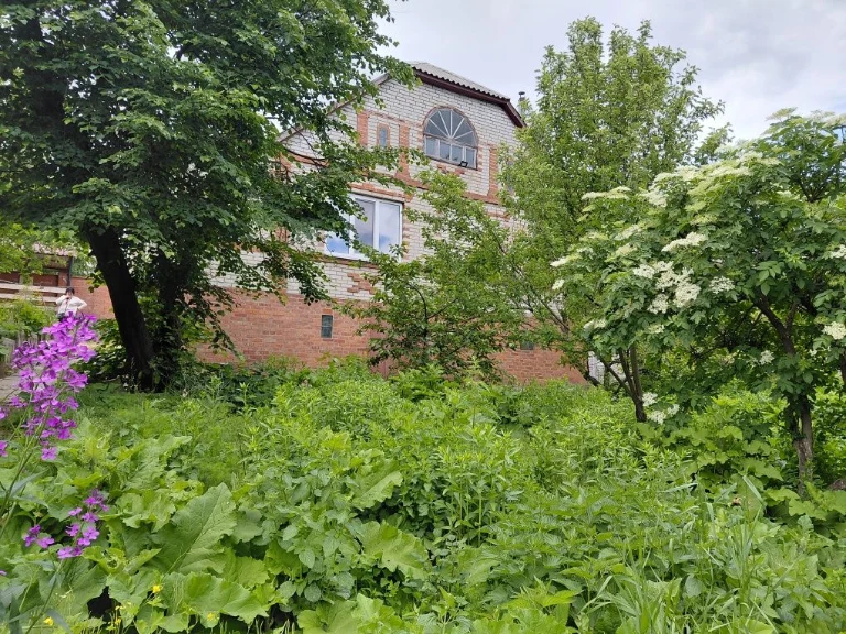 Продам капітальний будинок в Мерефі