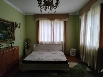 Продається шикарний будинок в Мерефі коло бору