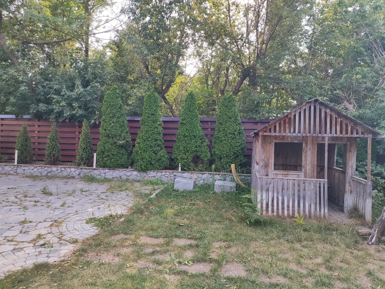 Продається шикарний будинок в Мерефі коло бору