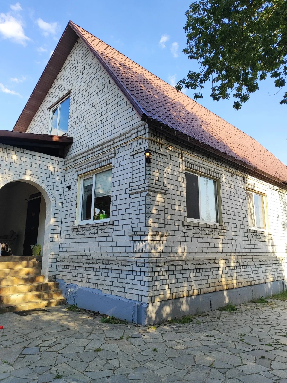 Продається шикарний будинок в Мерефі коло бору