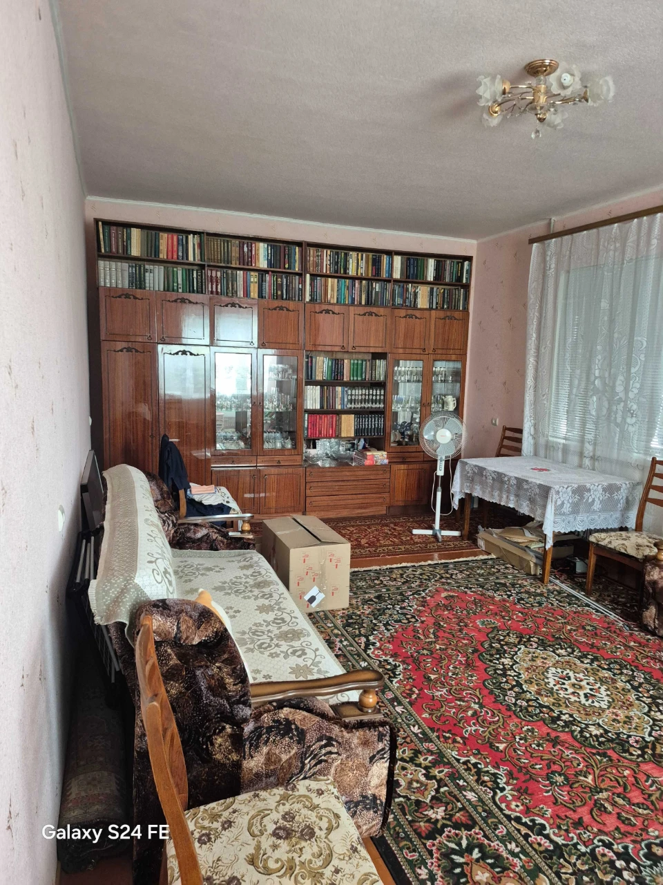 Продам добротный 2_х этажный дом г.Мерефа р_н центра