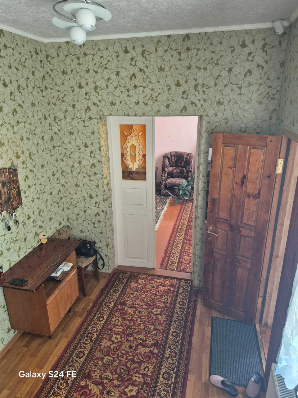 Продам добротный 2_х этажный дом г.Мерефа р_н центра