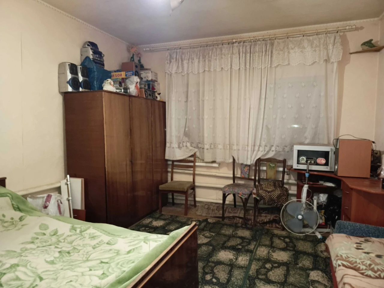 Продаю добротный кирпичный дом гМерефа возле соснового бора