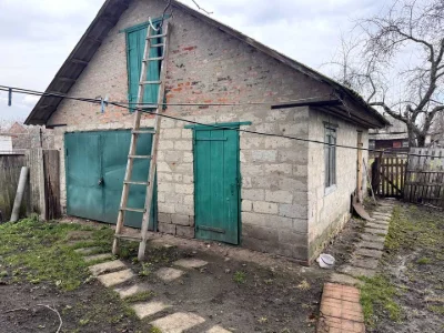 Будинок. Остер, Колісника