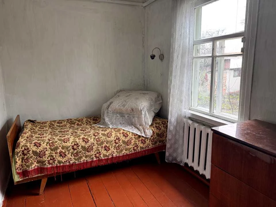 Будинок. Остер, Колісника