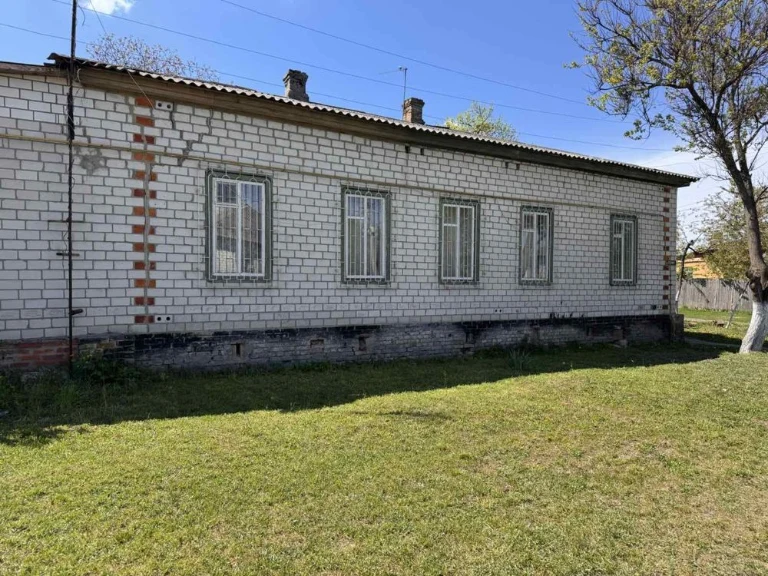 Продам частину будинку в центральній частині міста!