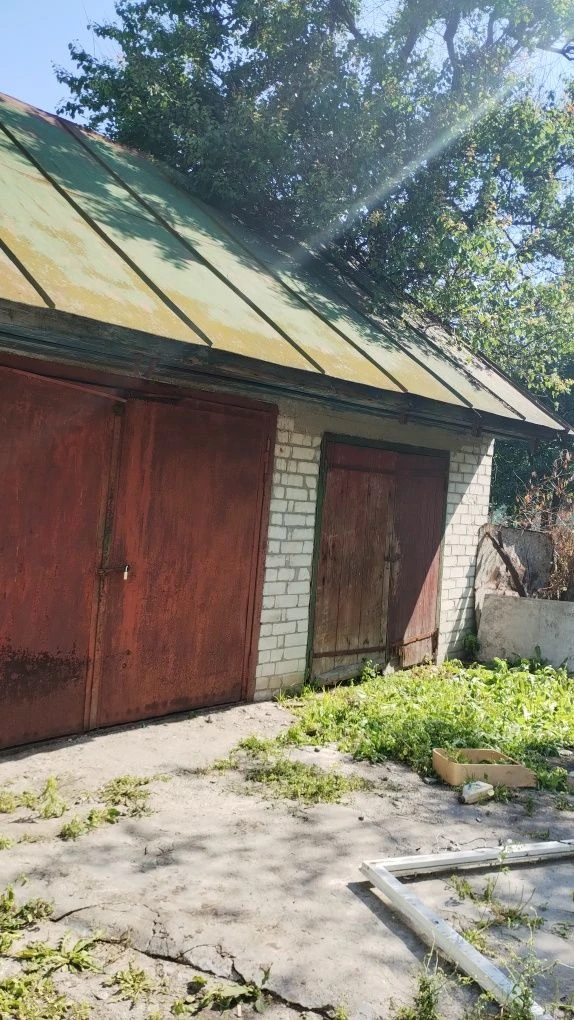 Продам частину будинку в Острі
