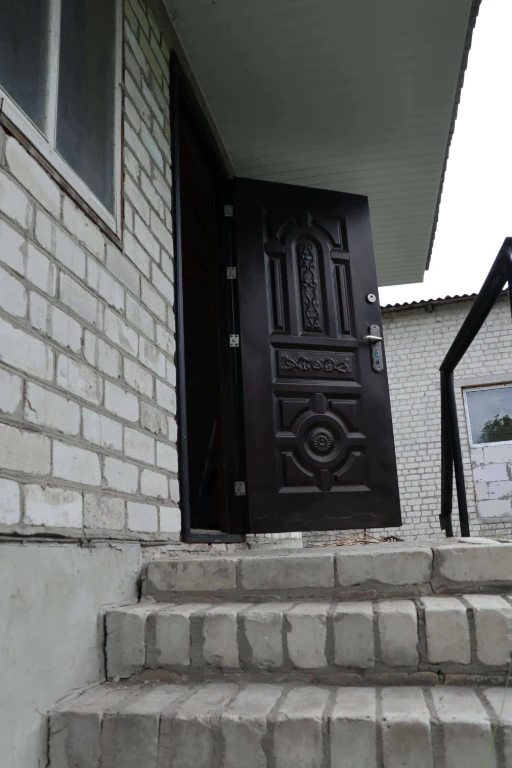 Будинок м.Остер 125м 5кімнат два входи 20сот 58тис торг комі
