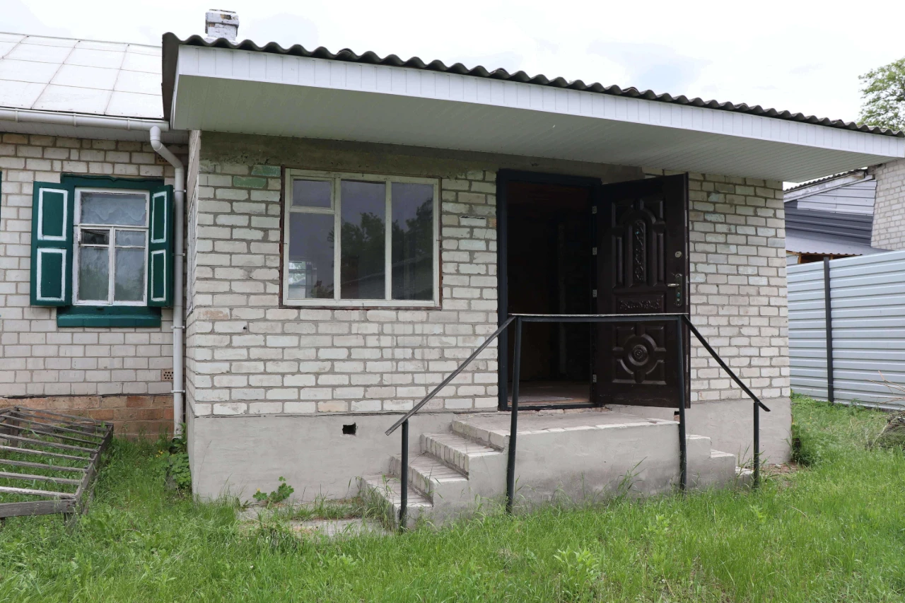 Будинок м.Остер 125м 5кімнат два входи 20сот 58тис торг комі