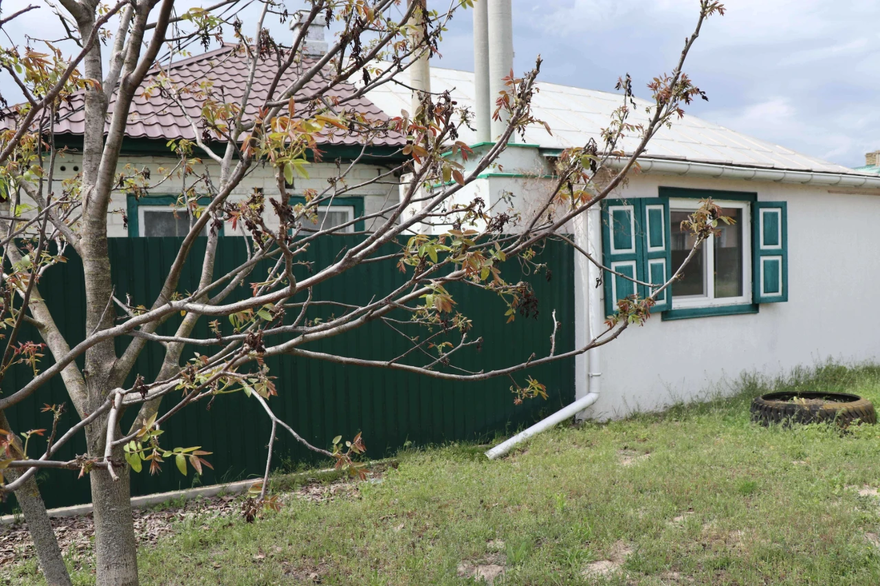 Будинок м.Остер 125м 5кімнат два входи 20сот 58тис торг комі