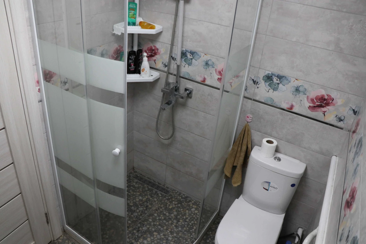 Будинок м.Остер 125м 5кімнат два входи 20сот 58тис торг комі