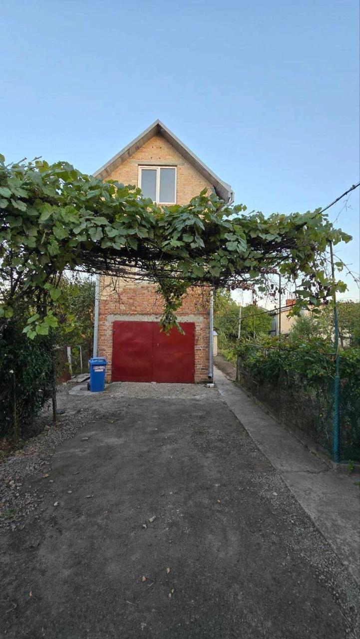 Продаж просторого будинку у м. Винники по вул. Підлисецького