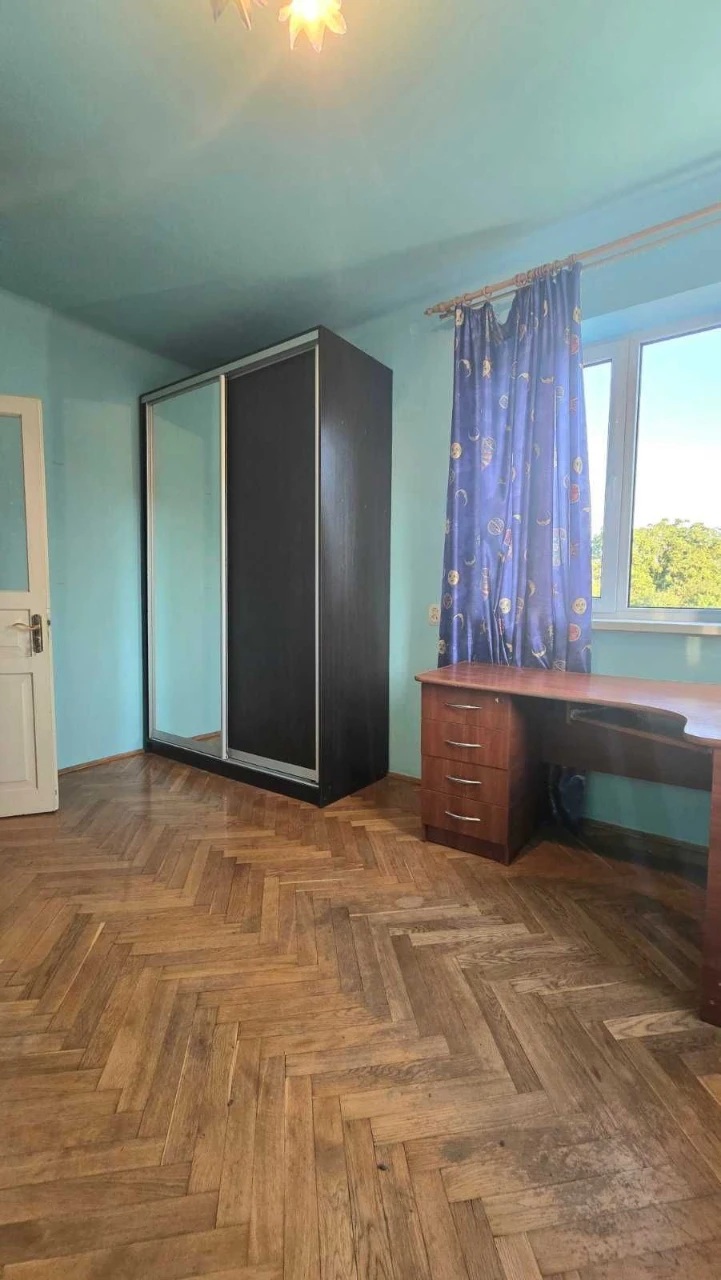 Продаж просторого будинку у м. Винники по вул. Підлисецького